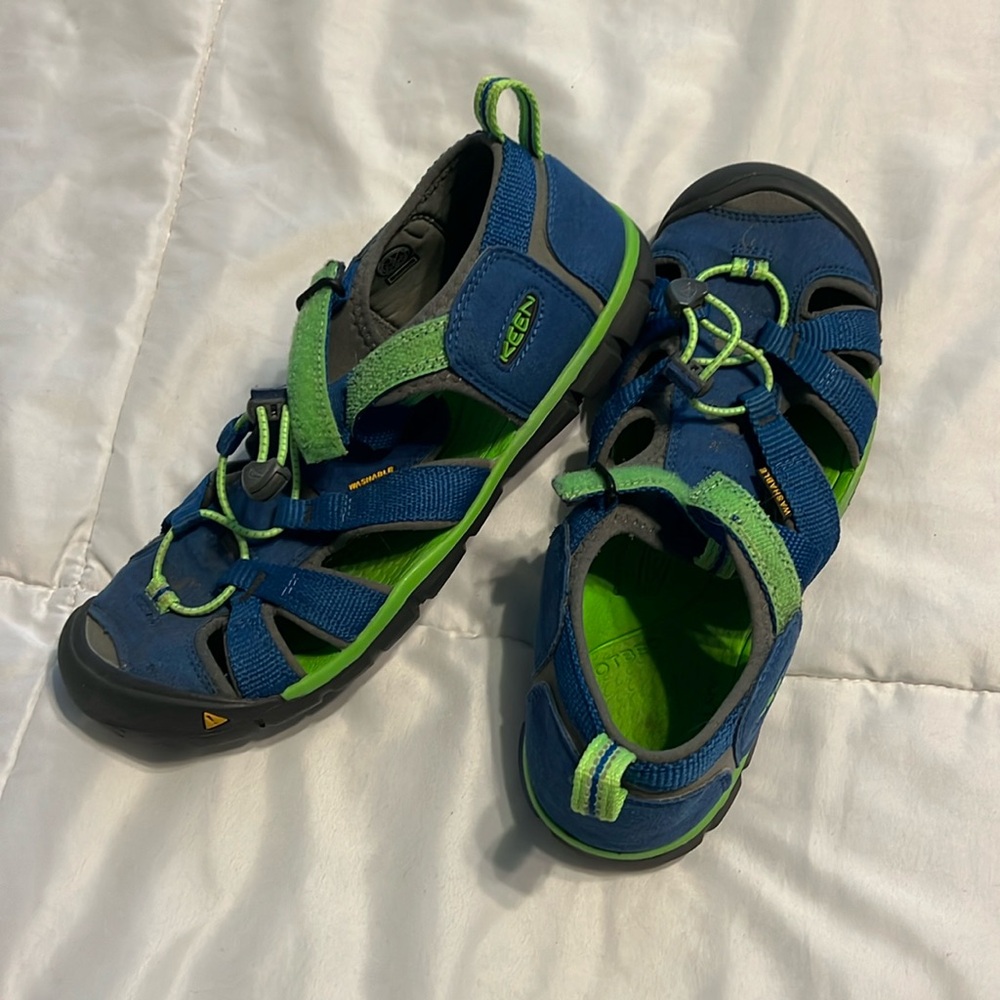 Keen sandal